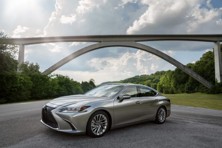 2024 Lexus ES Exterior